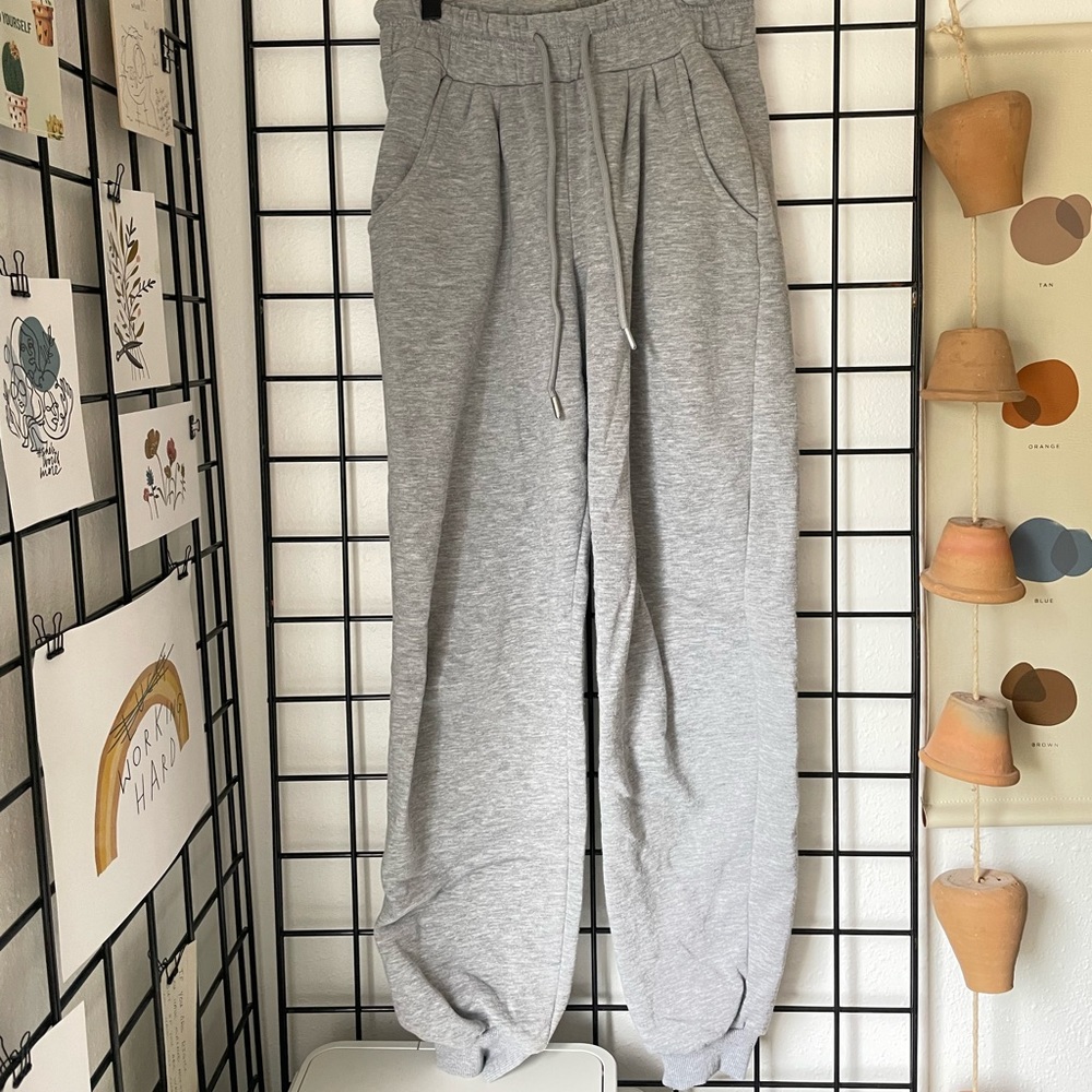 Nasty Gal Medium / Size 8 Grey high-waisted Joggers